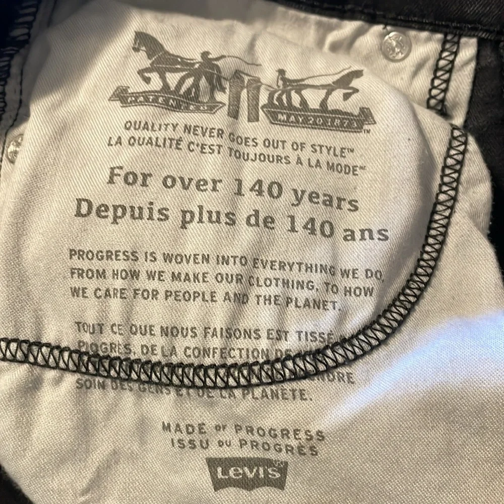 Black Slim Levi’s - Picture 5 of 5